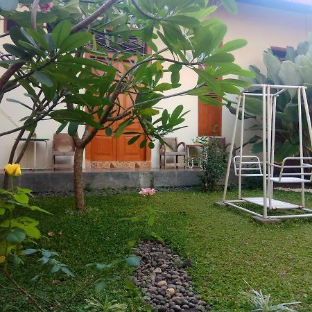 Doeloerkoe Homestay スラカルタ エクステリア 写真