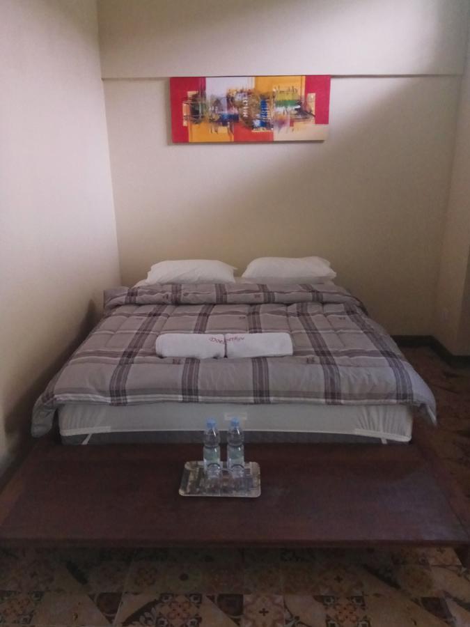 Doeloerkoe Homestay スラカルタ エクステリア 写真