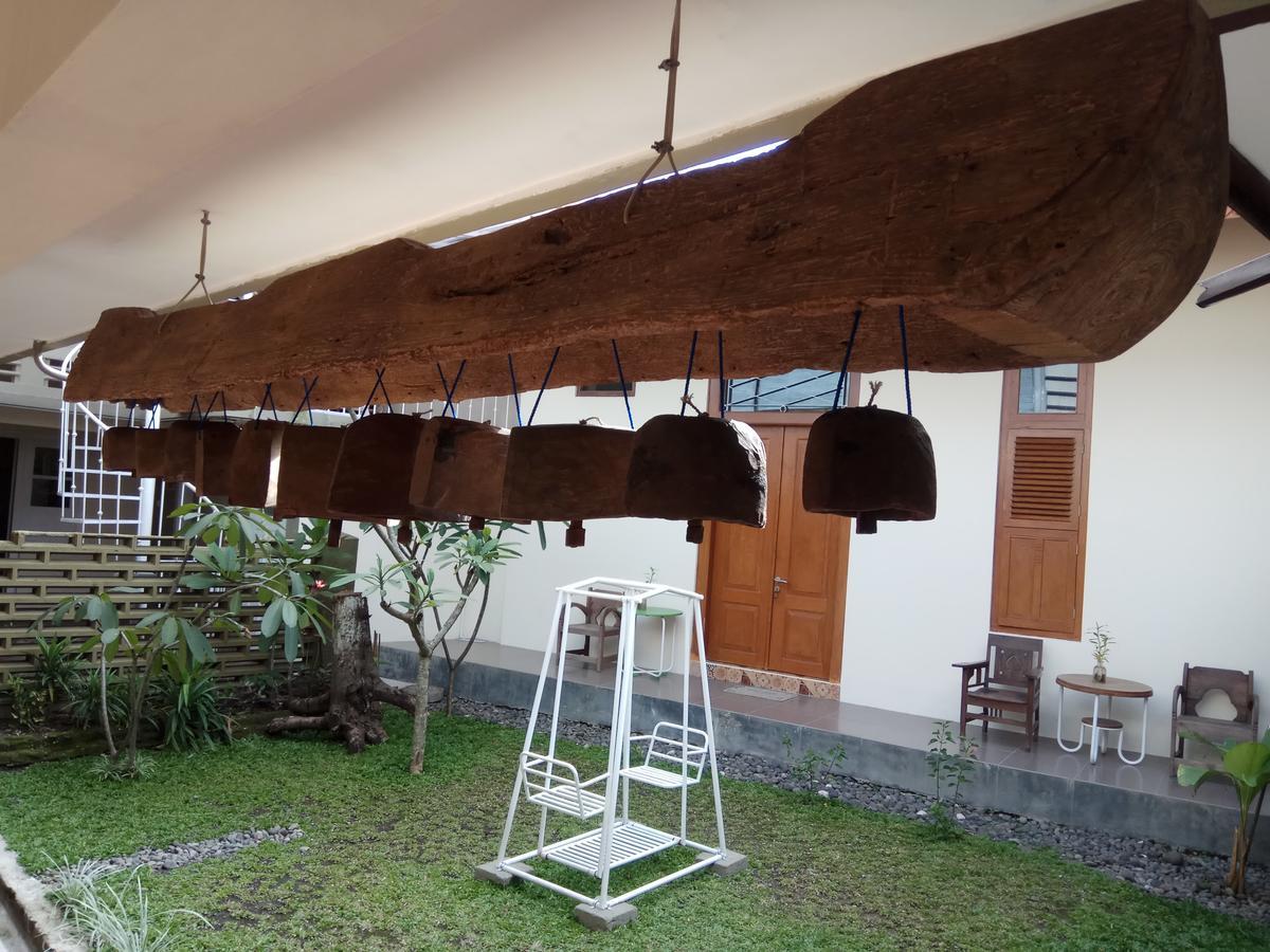 Doeloerkoe Homestay スラカルタ エクステリア 写真